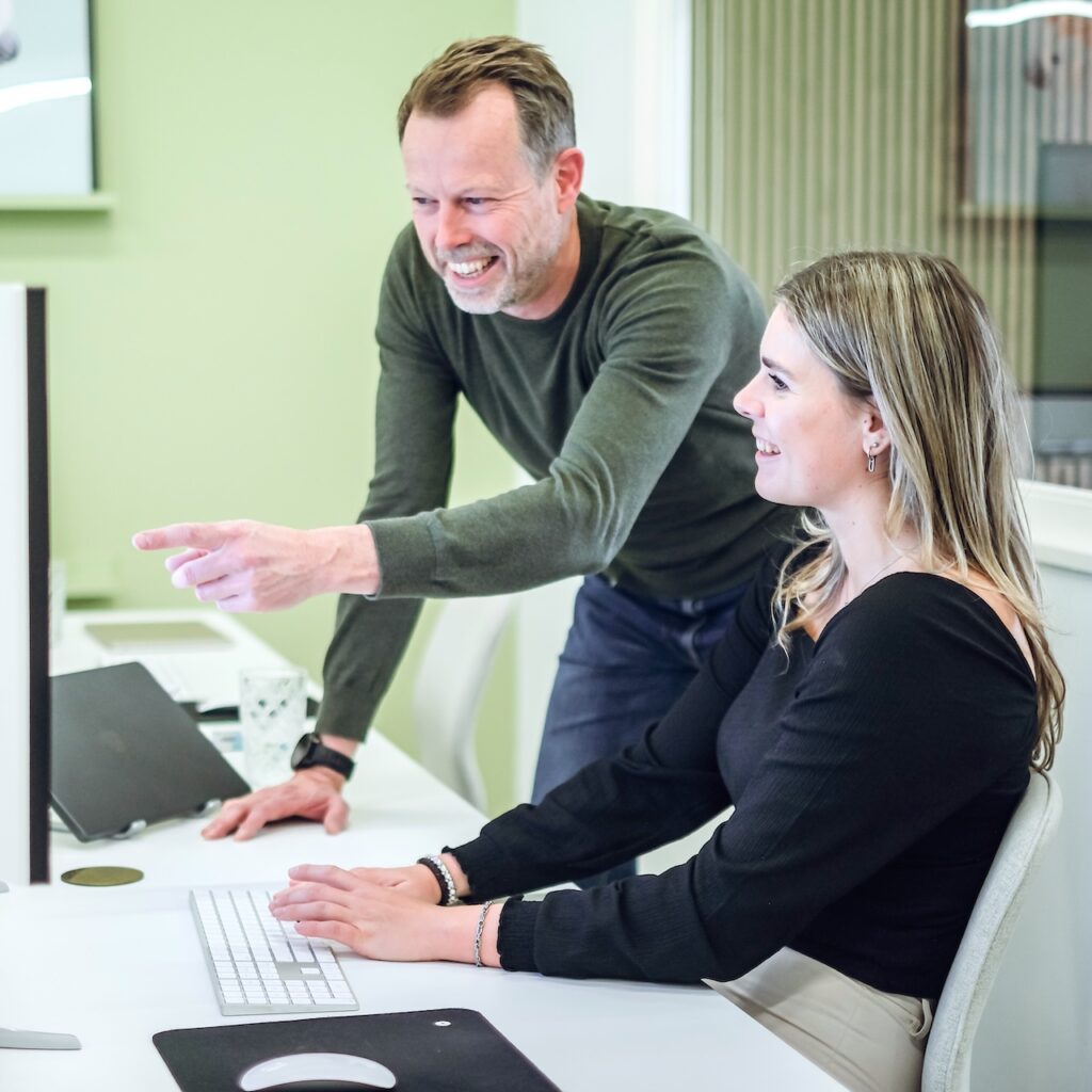 Hans en Denise aan het werk met SEO